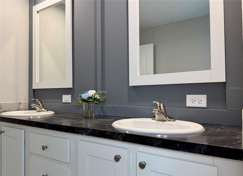 For Sale: $224,000 (3 beds, 2 baths, 1280 Square Feet)