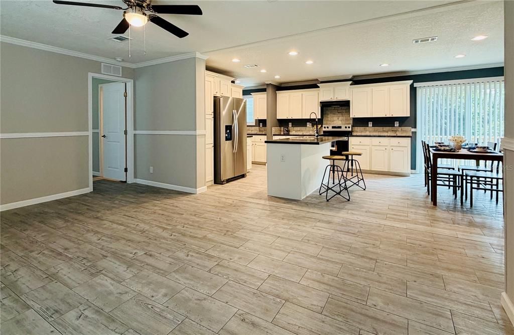 For Sale: $224,000 (3 beds, 2 baths, 1280 Square Feet)