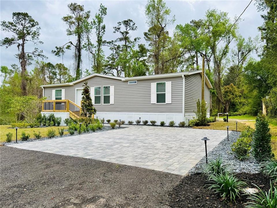 For Sale: $224,000 (3 beds, 2 baths, 1280 Square Feet)