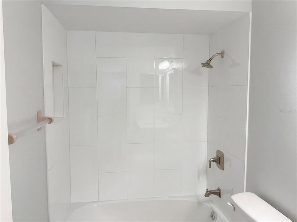 На продажу: $171,000 (2 спален, 2 ванн, 1038 Квадратных фут)