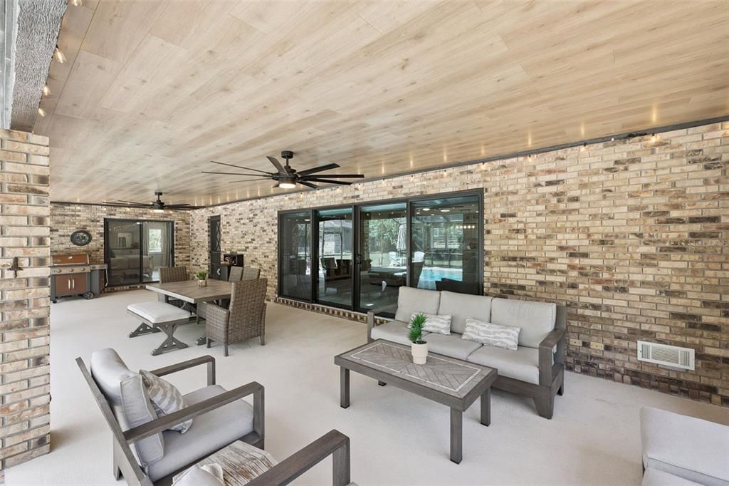 En Venta: $1,187,000 (4 camas, 2 baños, 3010 Pies cuadrados)