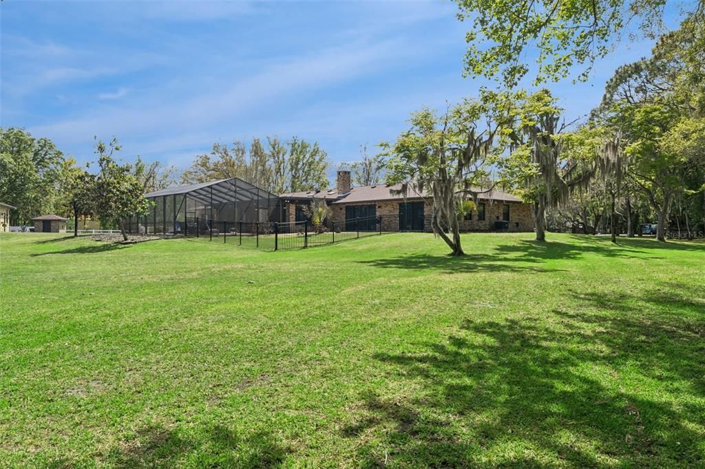 En Venta: $1,187,000 (4 camas, 2 baños, 3010 Pies cuadrados)