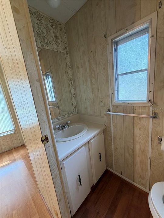 На продажу: $124,000 (2 спален, 1 ванн, 784 Квадратных фут)