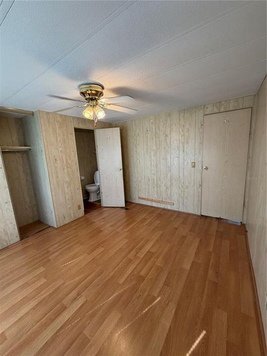 На продажу: $124,000 (2 спален, 1 ванн, 784 Квадратных фут)