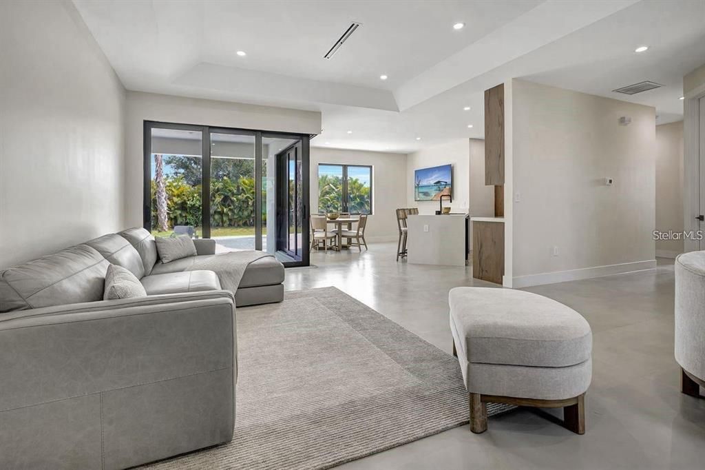 En Venta: $475,000 (3 camas, 3 baños, 1826 Pies cuadrados)
