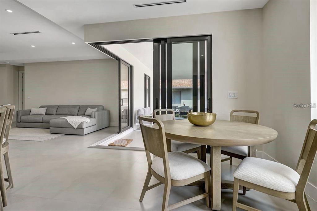 En Venta: $475,000 (3 camas, 3 baños, 1826 Pies cuadrados)