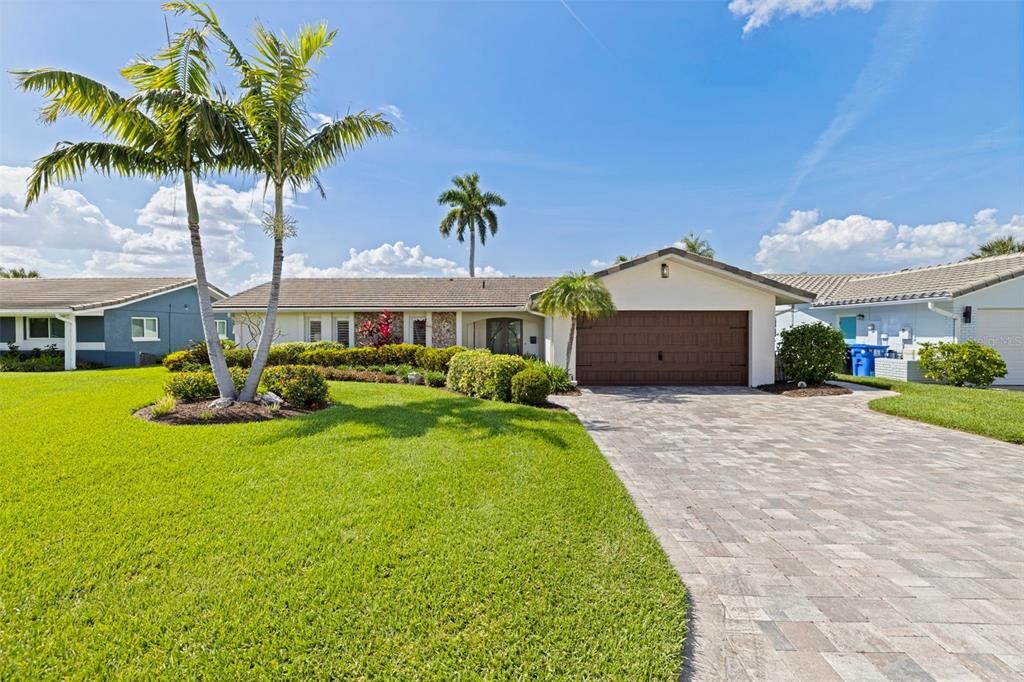 Activo con contrato: $1,389,000 (4 camas, 3 baños, 2198 Pies cuadrados)