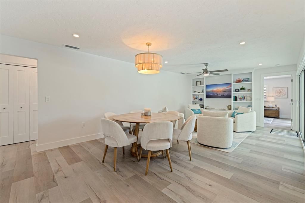 Activo con contrato: $1,389,000 (4 camas, 3 baños, 2198 Pies cuadrados)