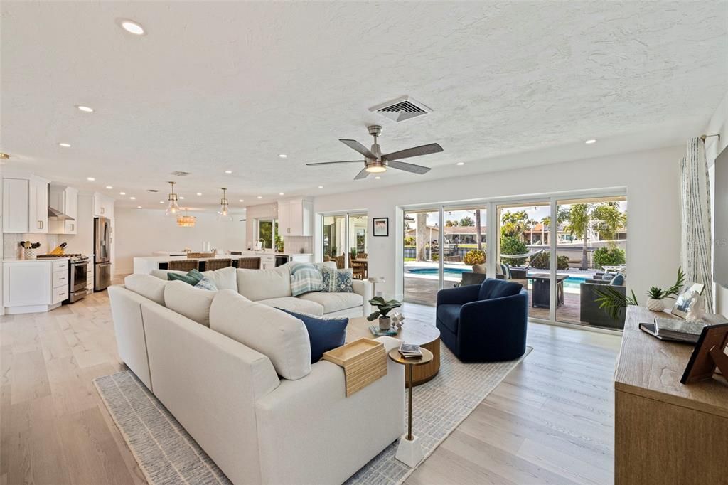 Activo con contrato: $1,389,000 (4 camas, 3 baños, 2198 Pies cuadrados)