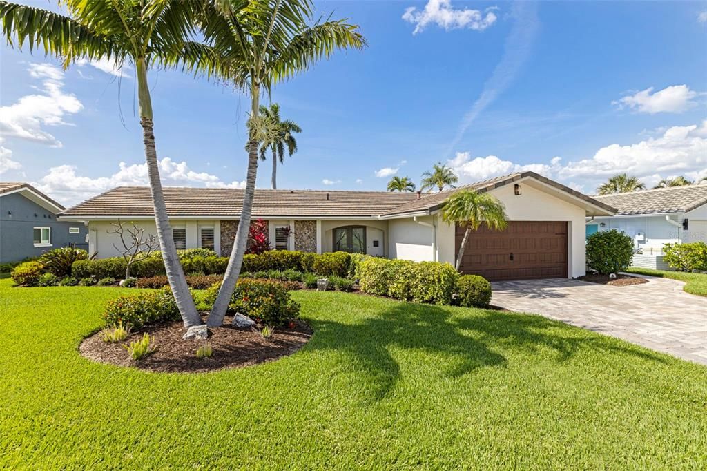 Activo con contrato: $1,389,000 (4 camas, 3 baños, 2198 Pies cuadrados)