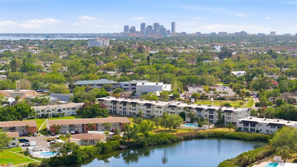 Activo con contrato: $1,389,000 (4 camas, 3 baños, 2198 Pies cuadrados)