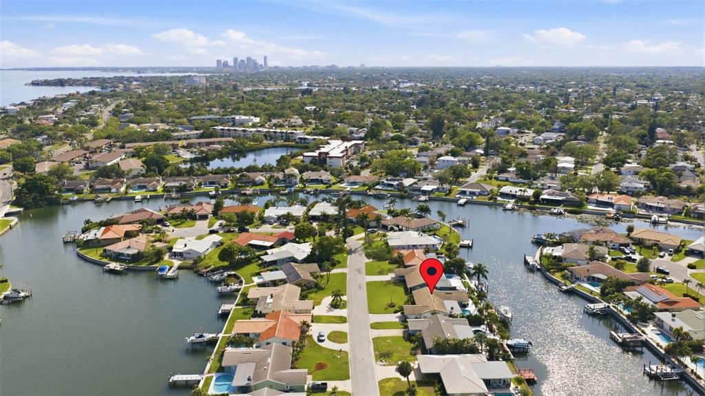 Activo con contrato: $1,389,000 (4 camas, 3 baños, 2198 Pies cuadrados)