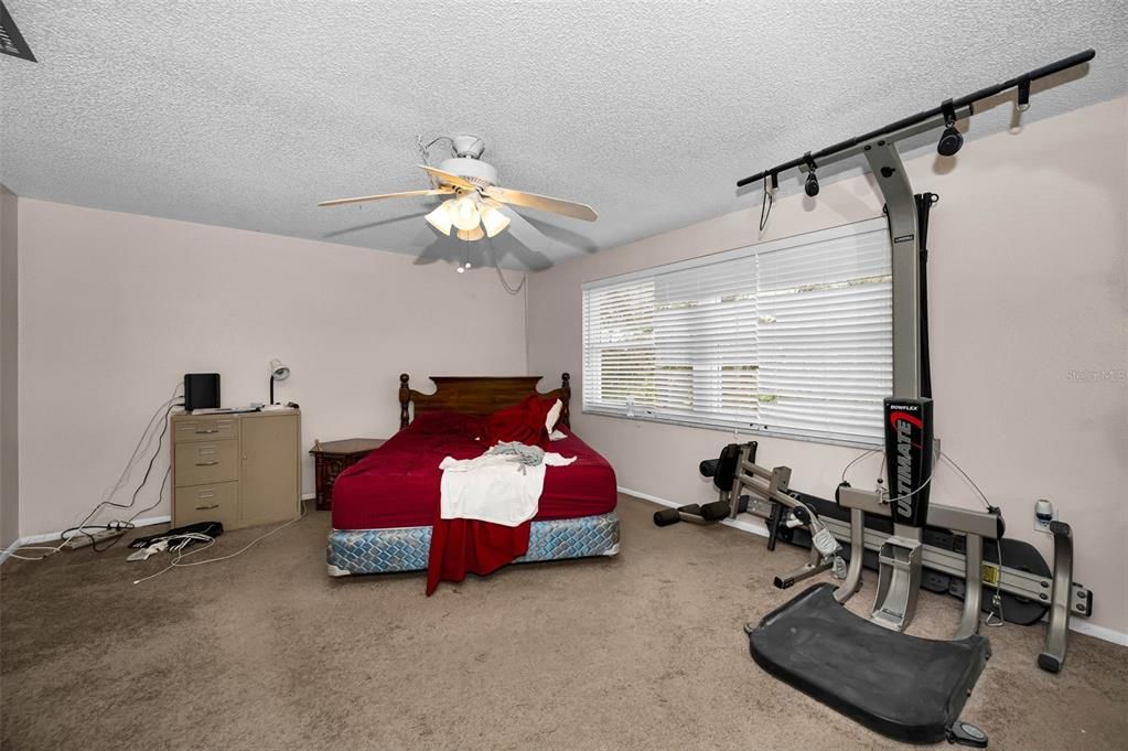 待售: $165,000 (2 贝兹, 1 浴室, 1010 平方英尺)