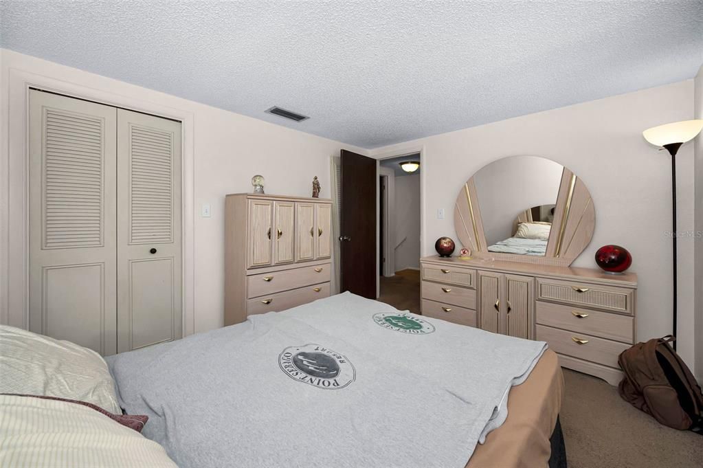 待售: $165,000 (2 贝兹, 1 浴室, 1010 平方英尺)