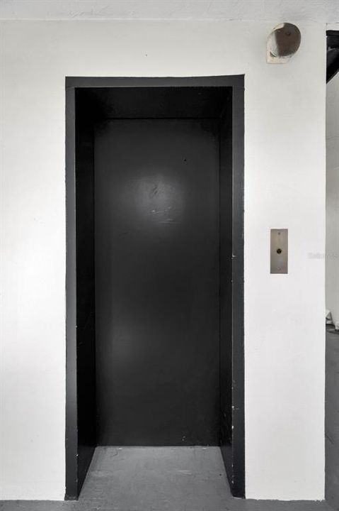 待售: $165,000 (2 贝兹, 1 浴室, 1010 平方英尺)