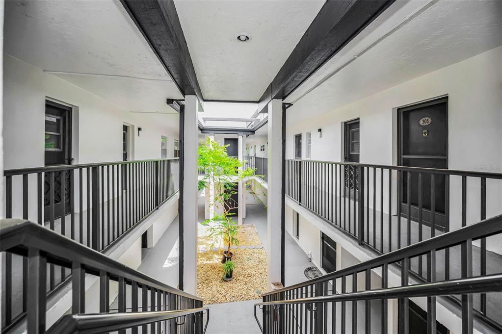 待售: $165,000 (2 贝兹, 1 浴室, 1010 平方英尺)