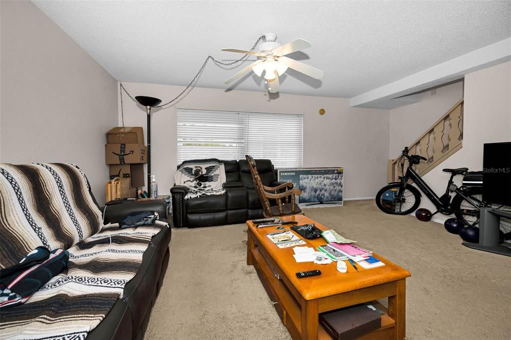 待售: $165,000 (2 贝兹, 1 浴室, 1010 平方英尺)