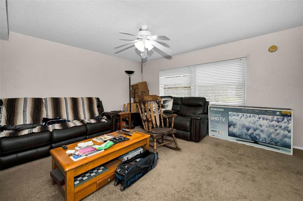 待售: $165,000 (2 贝兹, 1 浴室, 1010 平方英尺)