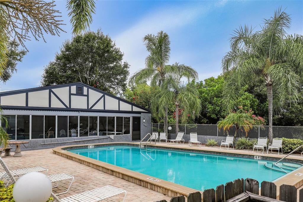 待售: $165,000 (2 贝兹, 1 浴室, 1010 平方英尺)