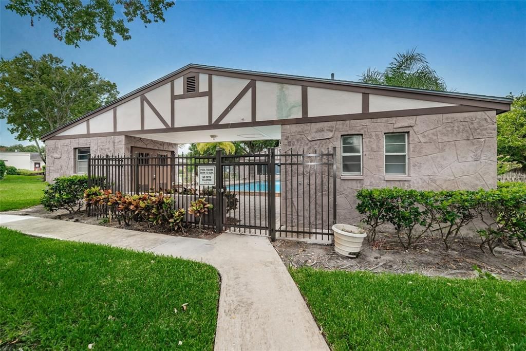 待售: $165,000 (2 贝兹, 1 浴室, 1010 平方英尺)