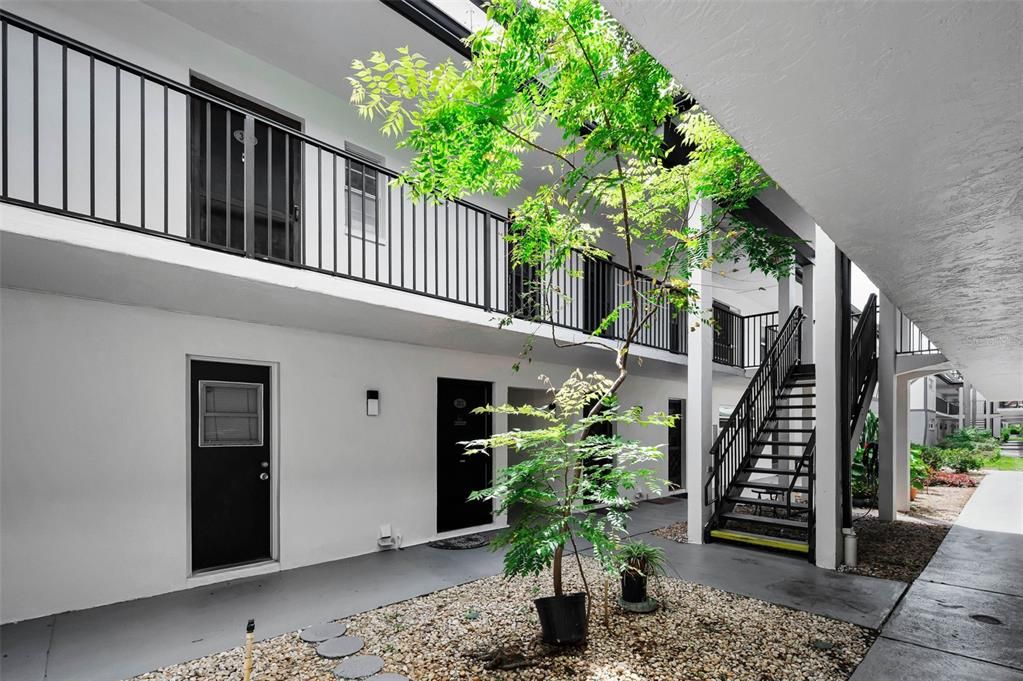 待售: $165,000 (2 贝兹, 1 浴室, 1010 平方英尺)