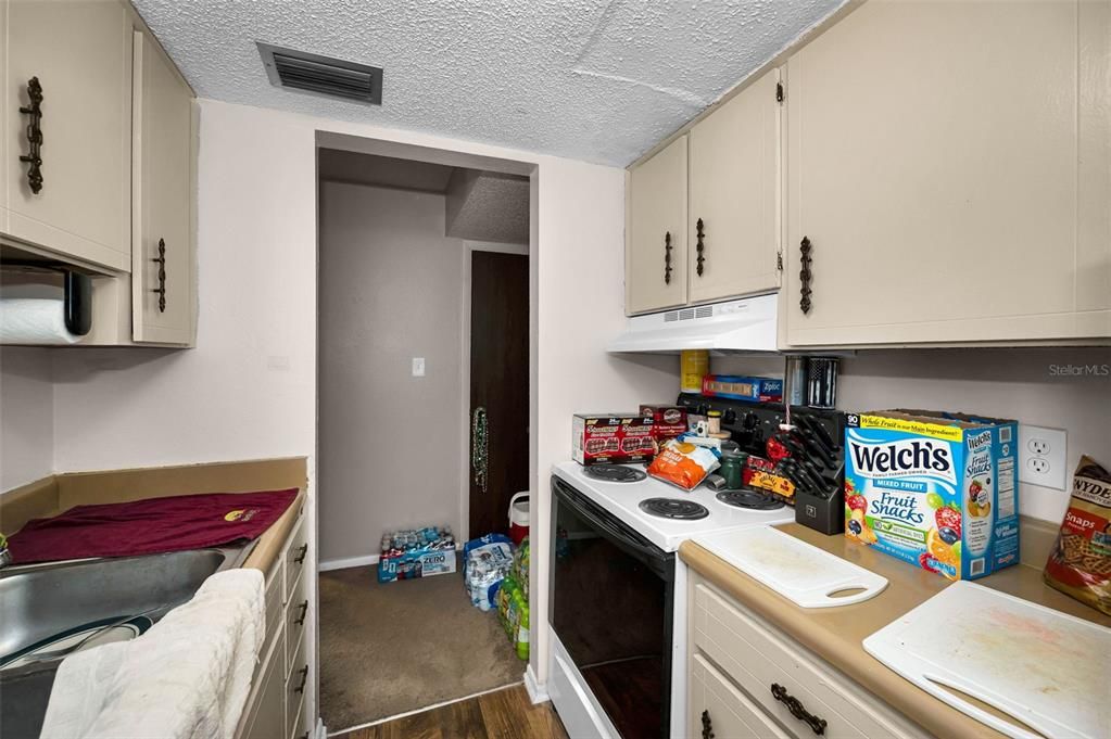 待售: $165,000 (2 贝兹, 1 浴室, 1010 平方英尺)