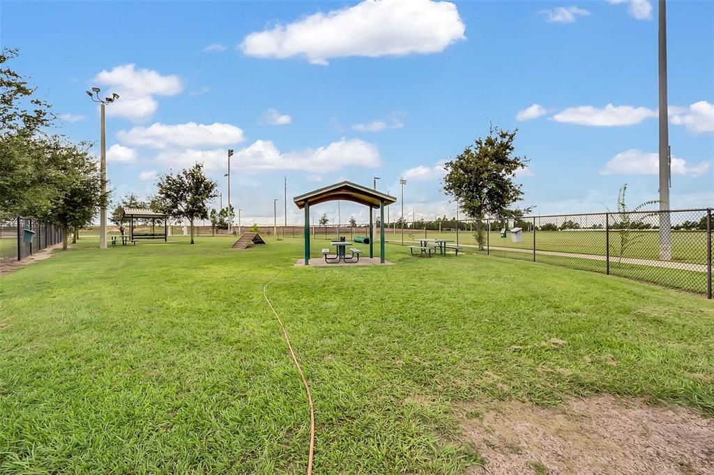 Activo con contrato: $250,000 (4 camas, 2 baños, 1684 Pies cuadrados)