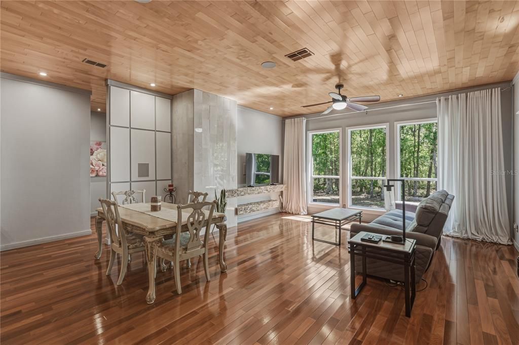 На продажу: $599,999 (3 спален, 2 ванн, 2218 Квадратных фут)