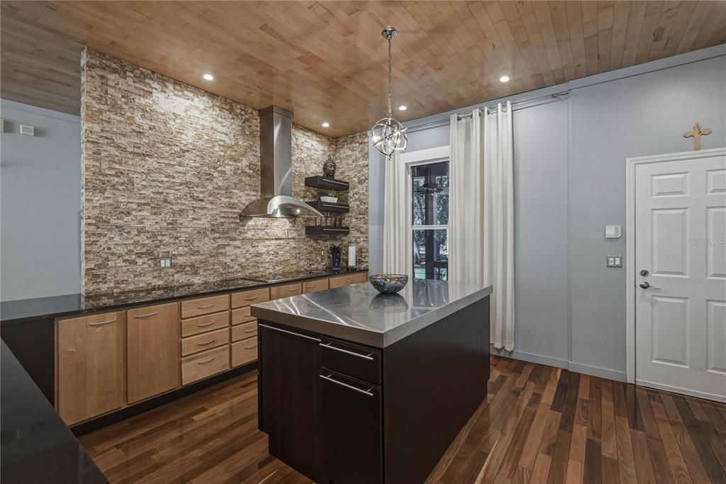 На продажу: $599,999 (3 спален, 2 ванн, 2218 Квадратных фут)