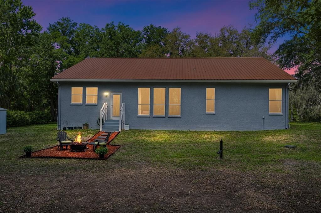 На продажу: $599,999 (3 спален, 2 ванн, 2218 Квадратных фут)