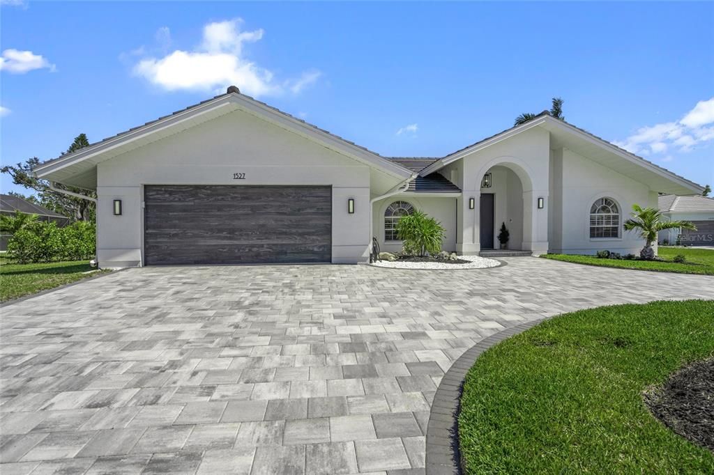 For Sale: $1,199,000 (3 beds, 2 baths, 2830 Square Feet)