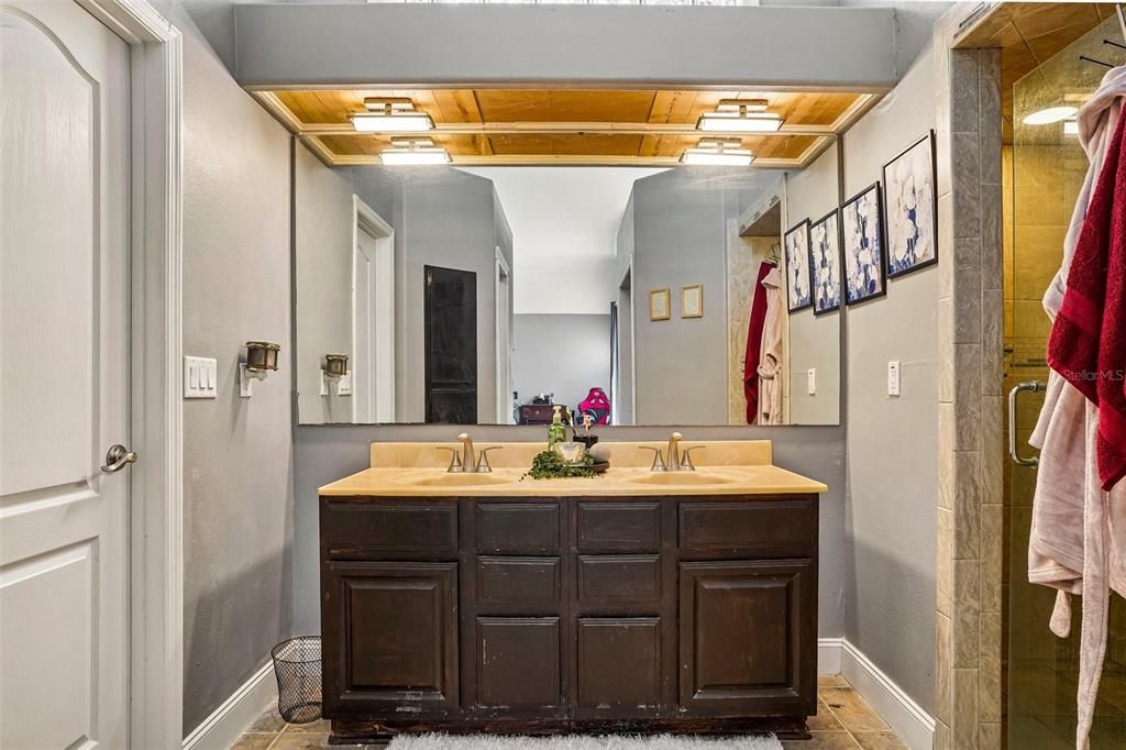 En Venta: $400,000 (4 camas, 4 baños, 2459 Pies cuadrados)