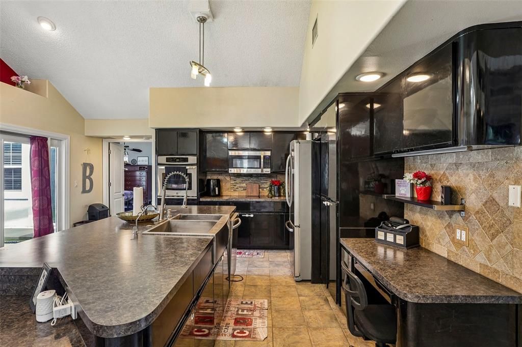 En Venta: $400,000 (4 camas, 4 baños, 2459 Pies cuadrados)