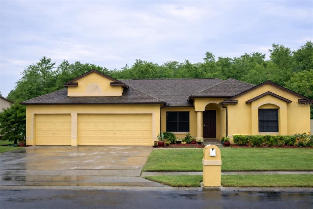 Recently Rented: $2,800 (4 beds, 3 baths, 2589 Square Feet)