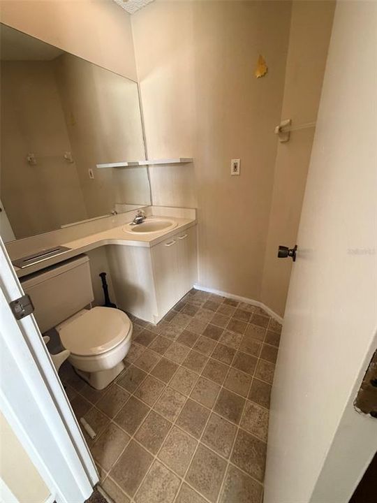 For Rent: $1,750 (2 beds, 1 baths, 1100 Square Feet)