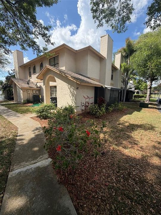For Rent: $1,750 (2 beds, 1 baths, 1100 Square Feet)