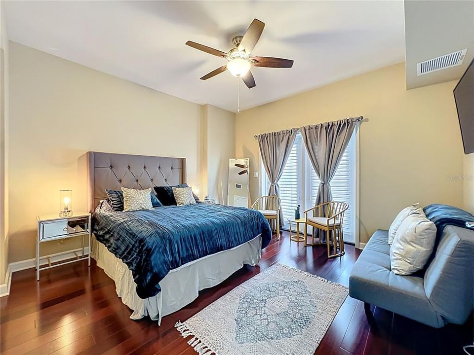 En Venta: $339,000 (1 camas, 1 baños, 914 Pies cuadrados)