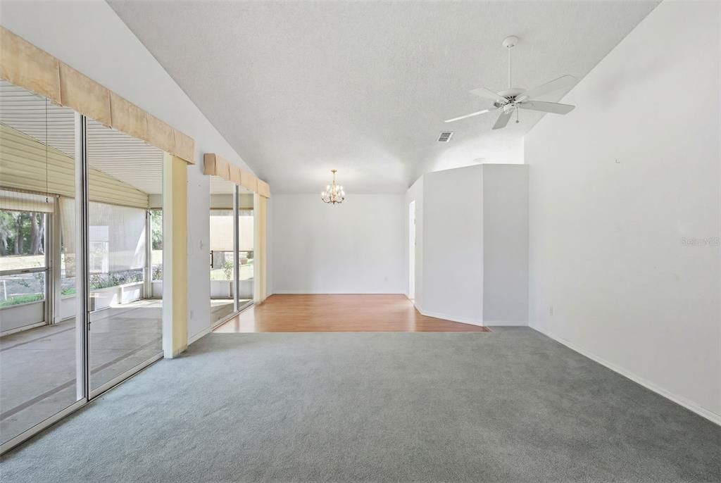 Activo con contrato: $239,000 (2 camas, 2 baños, 1456 Pies cuadrados)