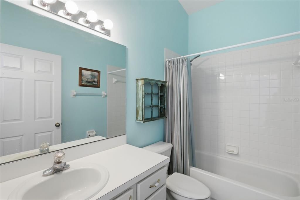 Activo con contrato: $239,000 (2 camas, 2 baños, 1456 Pies cuadrados)