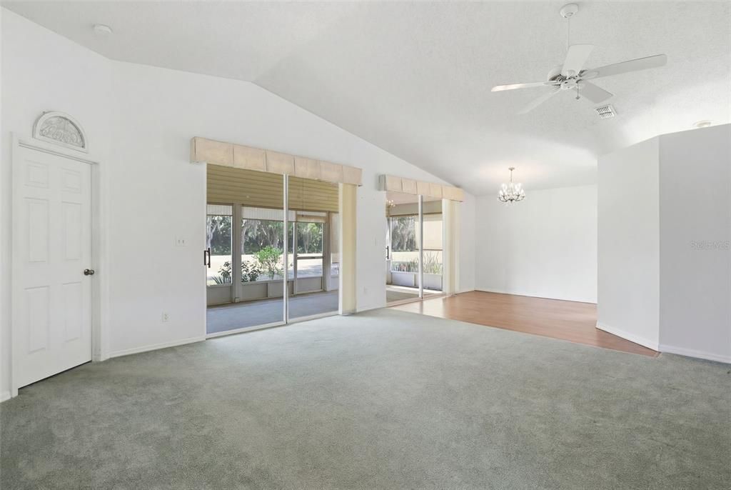 Activo con contrato: $239,000 (2 camas, 2 baños, 1456 Pies cuadrados)