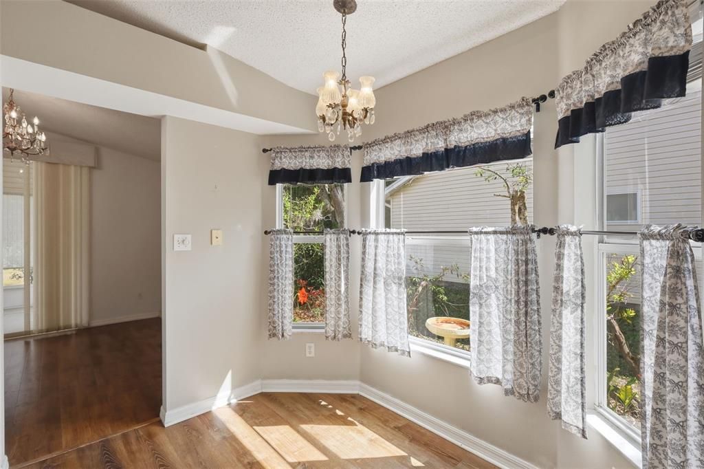 Activo con contrato: $239,000 (2 camas, 2 baños, 1456 Pies cuadrados)