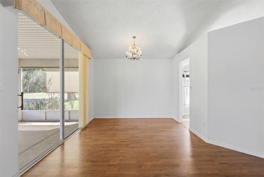 Activo con contrato: $239,000 (2 camas, 2 baños, 1456 Pies cuadrados)