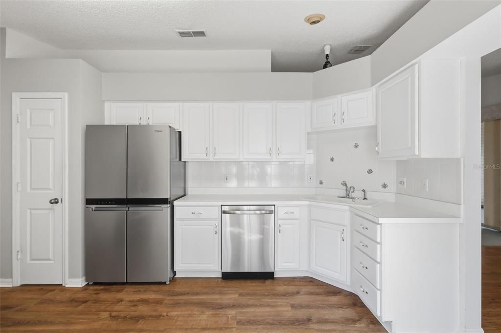 Activo con contrato: $239,000 (2 camas, 2 baños, 1456 Pies cuadrados)
