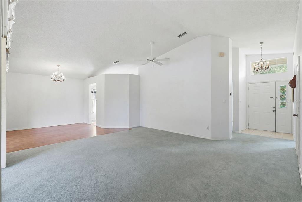 Activo con contrato: $239,000 (2 camas, 2 baños, 1456 Pies cuadrados)
