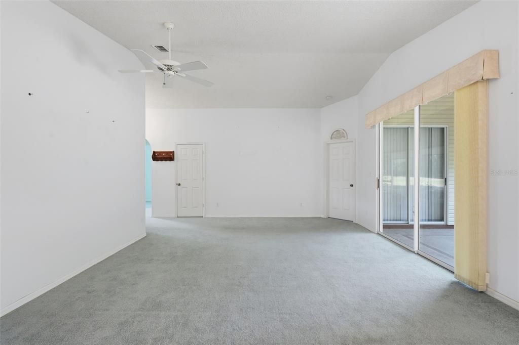 Activo con contrato: $239,000 (2 camas, 2 baños, 1456 Pies cuadrados)