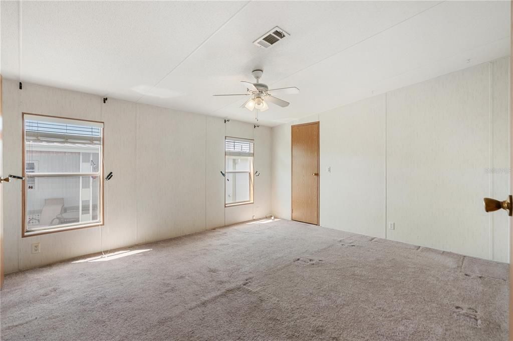 For Sale: $149,000 (3 beds, 2 baths, 1356 Square Feet)