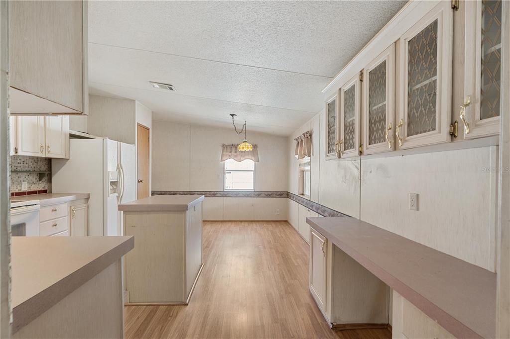 For Sale: $149,000 (3 beds, 2 baths, 1356 Square Feet)