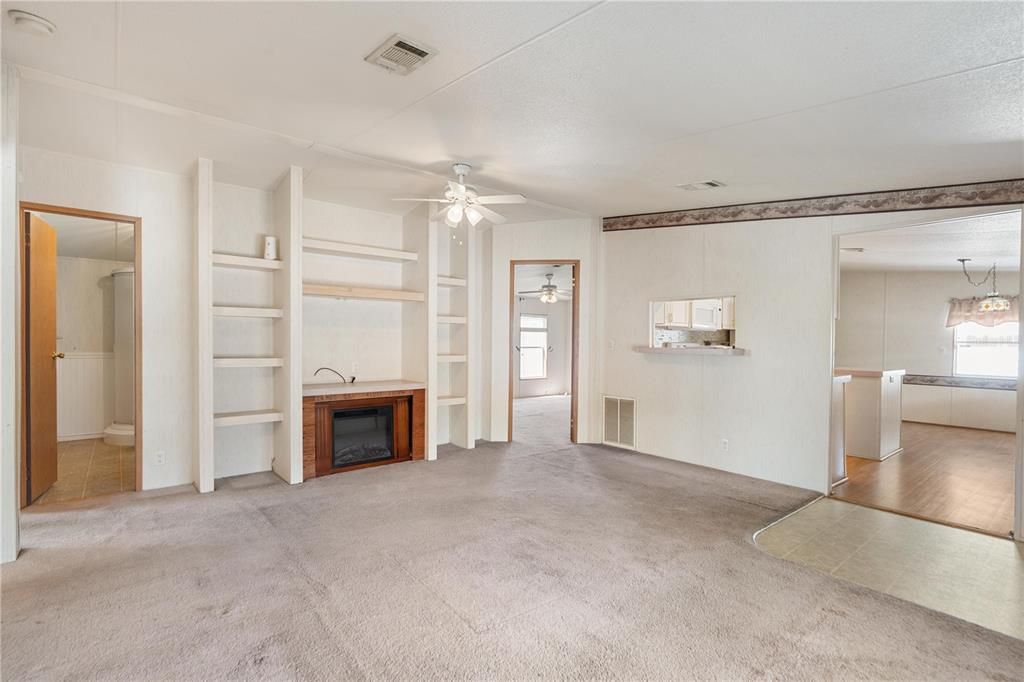 For Sale: $149,000 (3 beds, 2 baths, 1356 Square Feet)