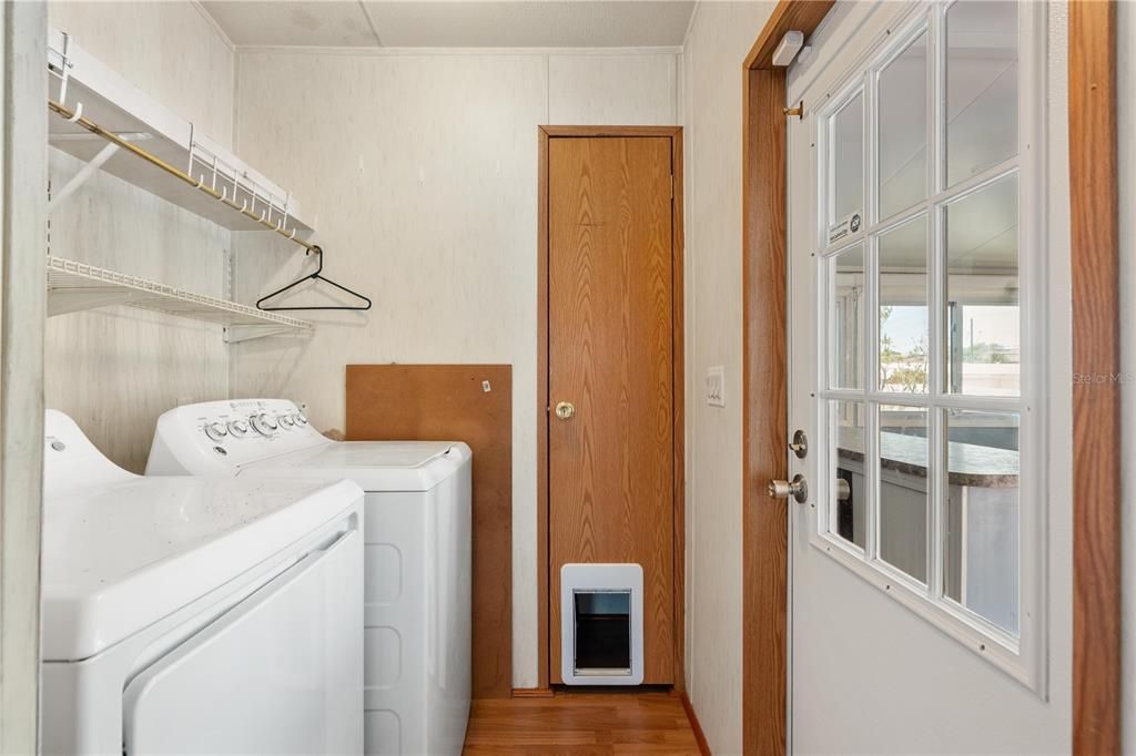 For Sale: $149,000 (3 beds, 2 baths, 1356 Square Feet)