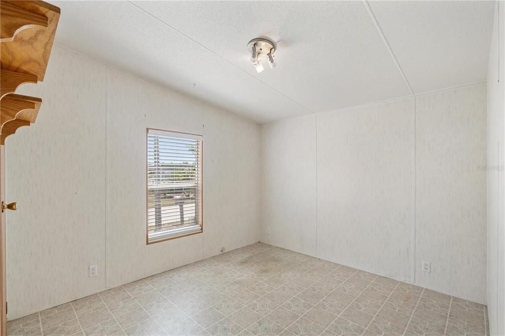 For Sale: $149,000 (3 beds, 2 baths, 1356 Square Feet)